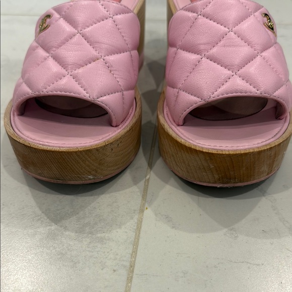 Chanel Pink Quilted Women's Slides - Picture 3 of 9